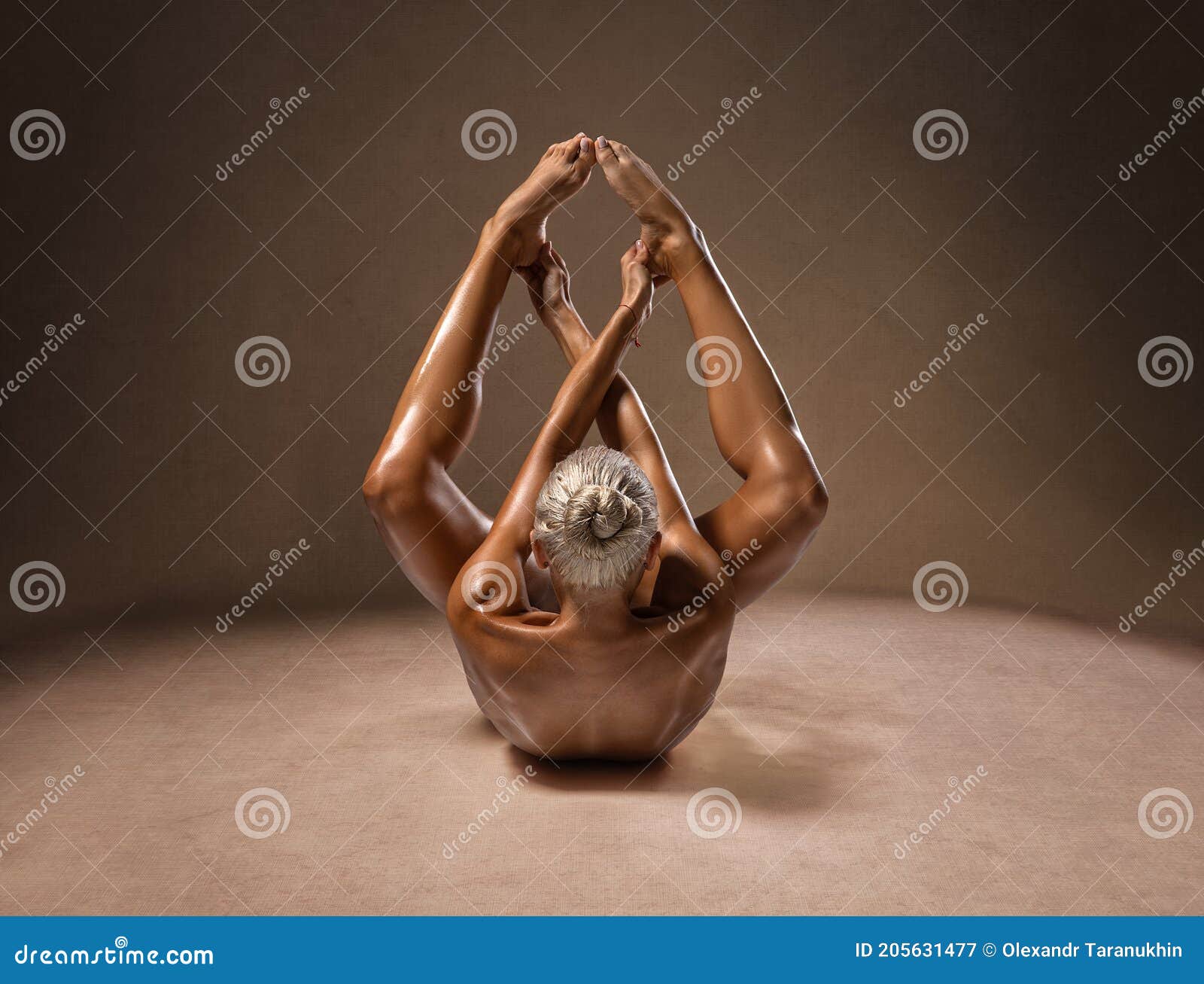 285 Yoga Desnuda Fotos de stock - Fotos libres de regalías de Dreamstime