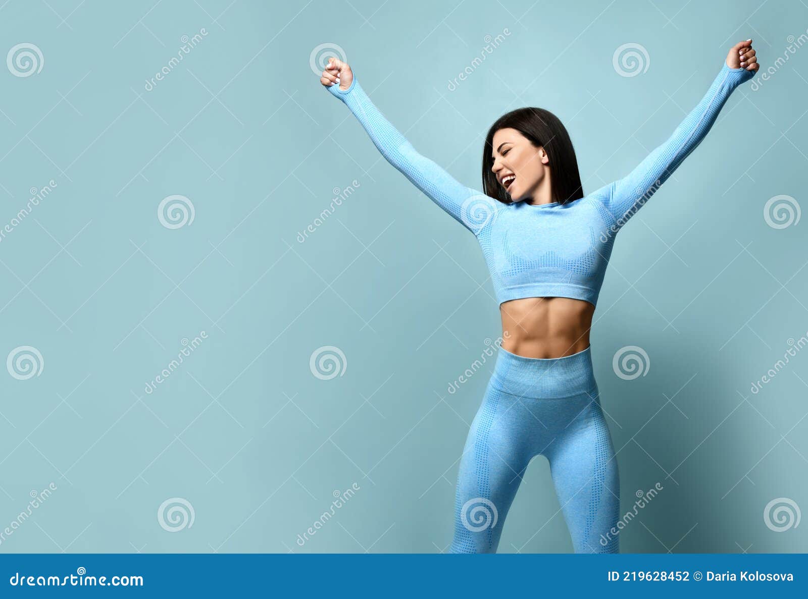 Hermosa Fitness Modelo Chicas Posando Con Ropa Deportiva. Chica En Concepto  Deportivo. Foto de archivo - Imagen de mano, rosa: 219628452