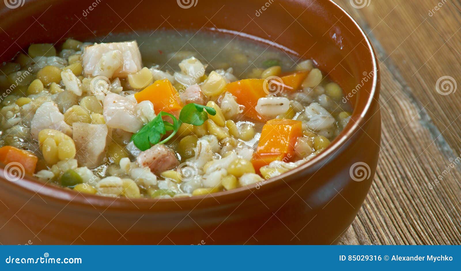 Hernesupp suitsulihaga stock photo. Image of dinner, peas - 85029316