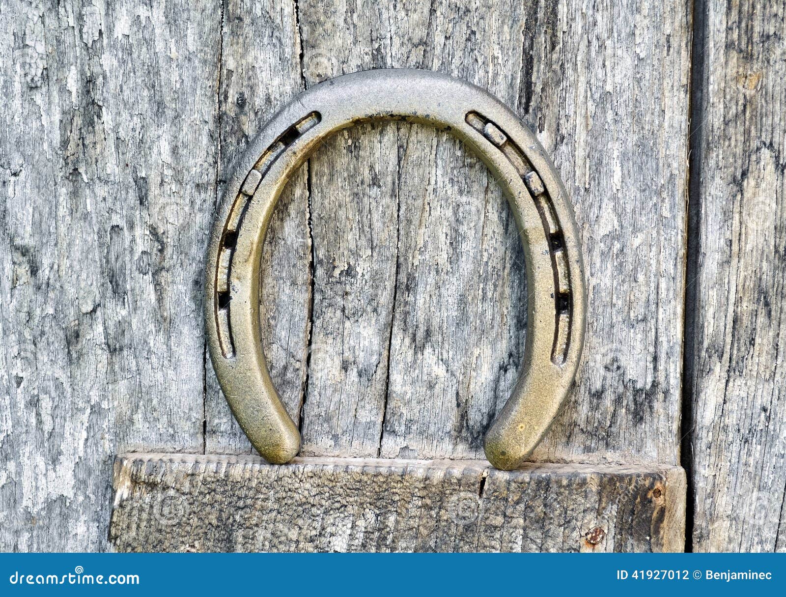 Herradura En Una Puerta De Madera Foto de archivo - Imagen de herradura