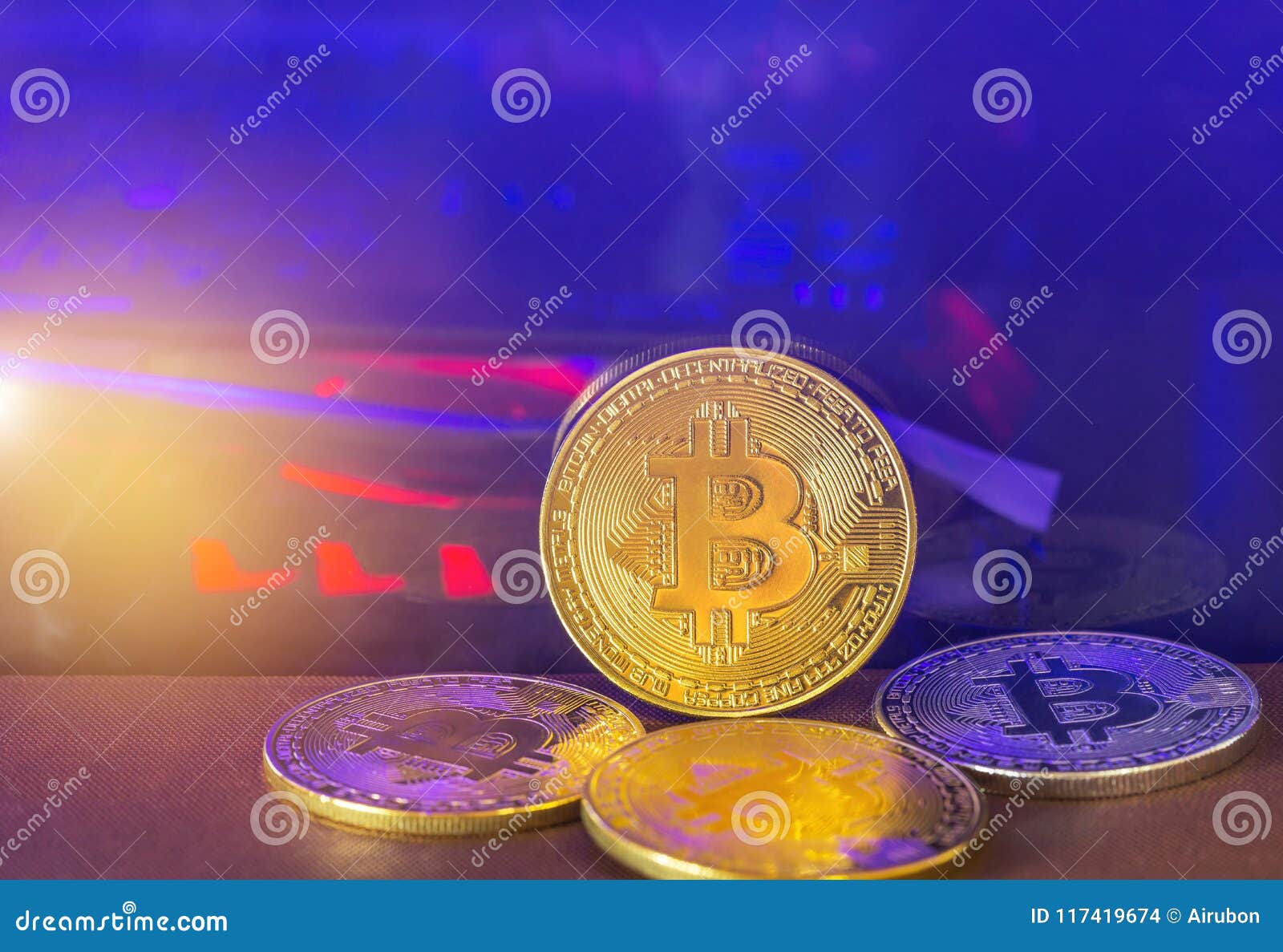 Het Gouden Bitcoinmuntstuk En Zilveren Digitale ...