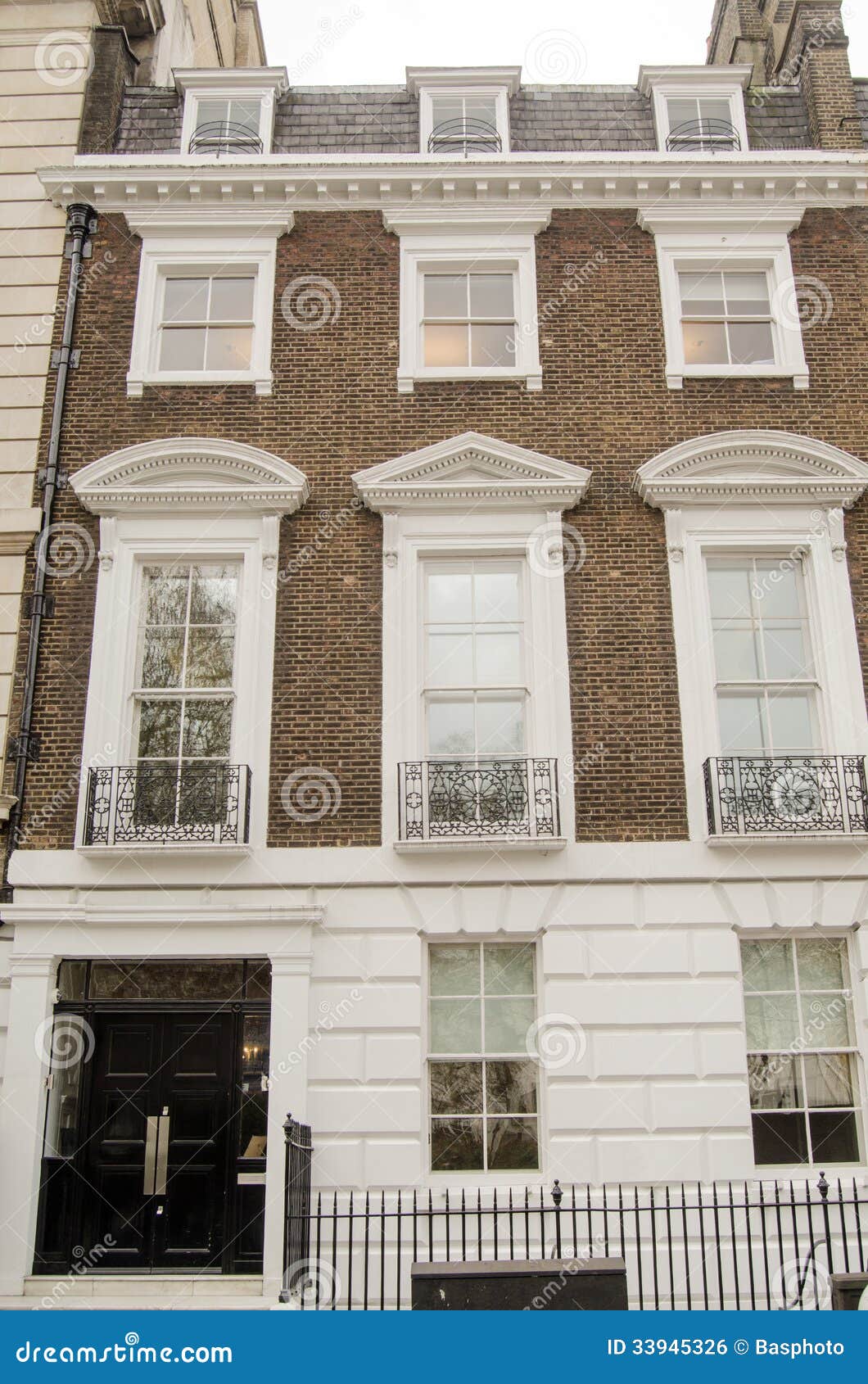 Het historische huis van Sir Ronald Ross. Het Georgische huis in de stad dat eens huis aan Sir Ronald Ross was (1857 - 1932).  De geneeskundeprofessor won de Nobelprijs voor het ontdekken van het verband tussen malaria en mugbeten.  Cavendishvierkant, Londen.