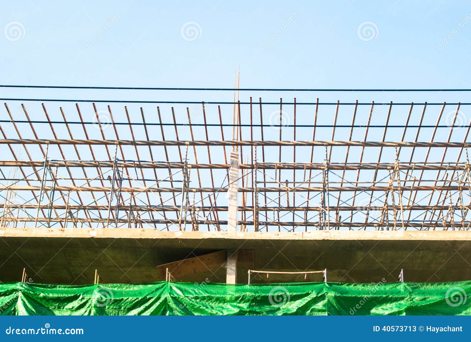 Het hoge stijging de bouw uitgaan. Bouwconstructie in Thailand, Azië