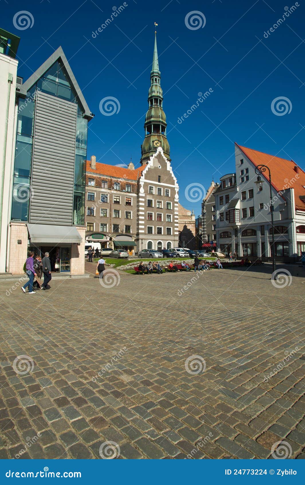 Het leven van de stad. Fijne zonnige dag op het centrale gebied