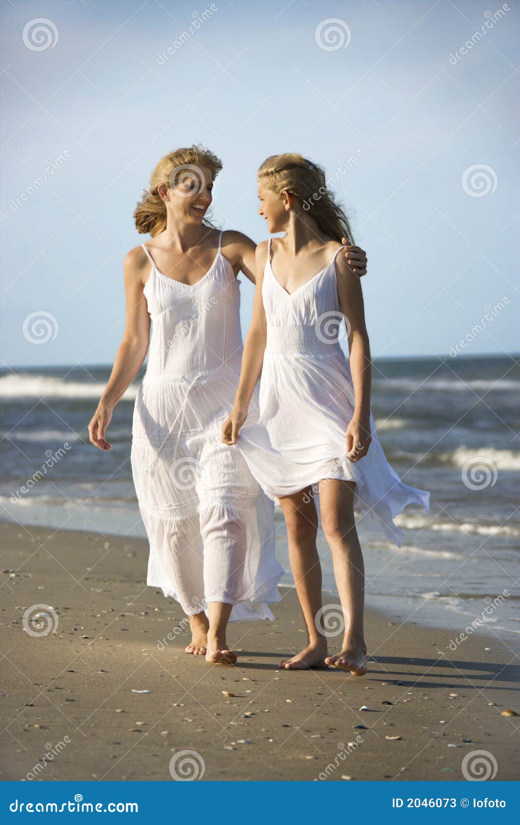 мама и дочка на голом пляже фото 70