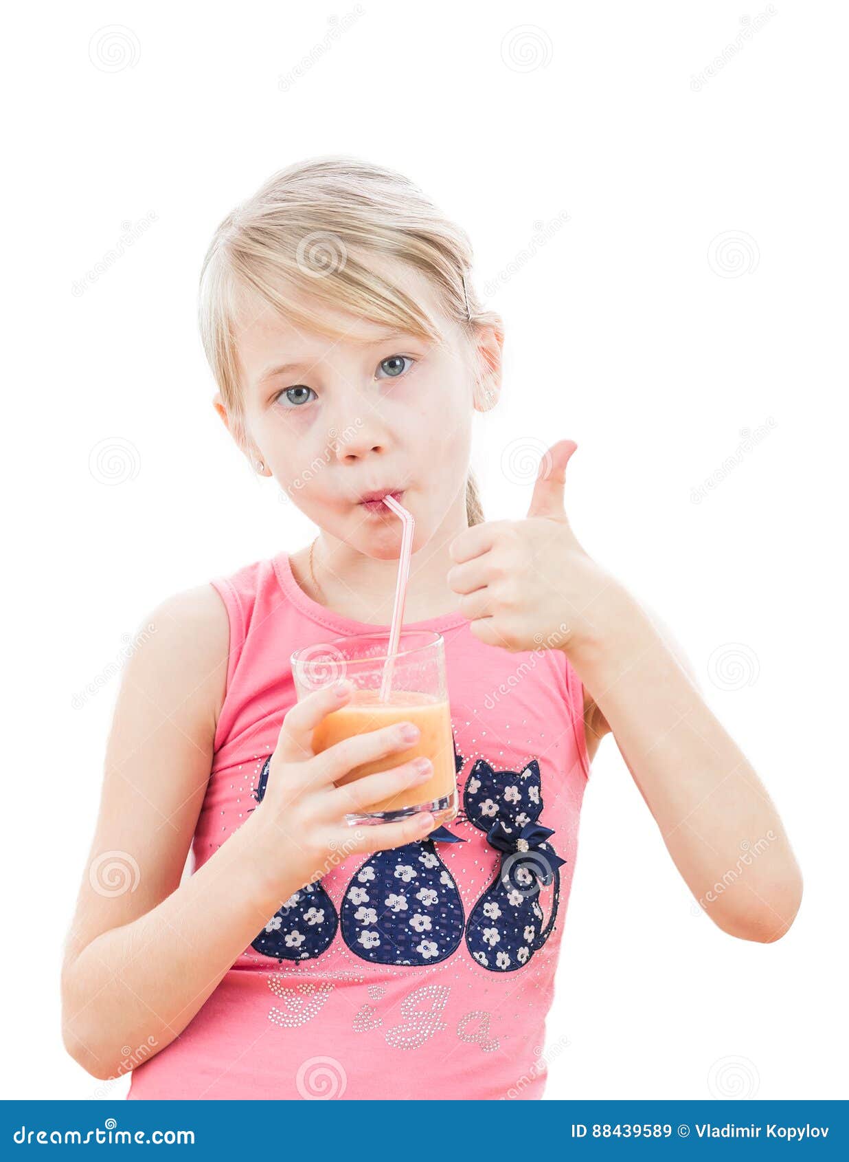маленькая девочка пьет сперму фото 20