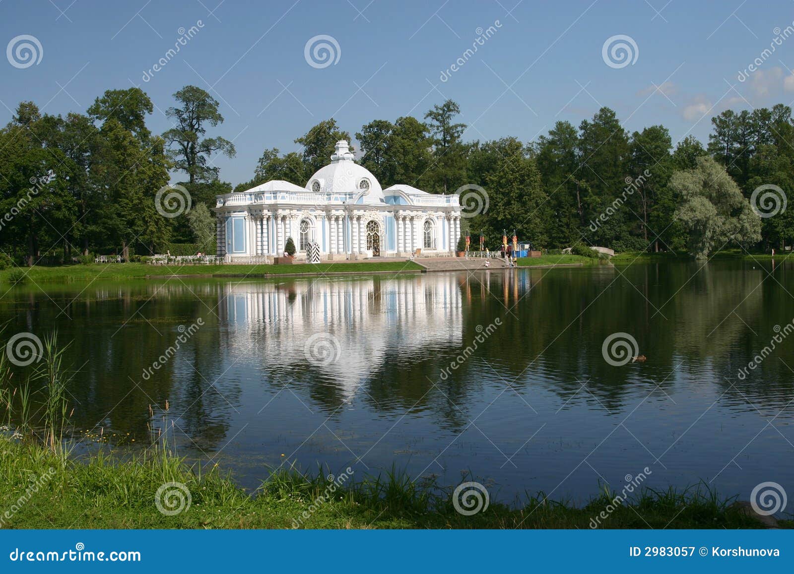 Het park van Catherine in Se Tsarskoye. Het park van Catherine. Tsarskoye Selo is een vroegere Russische woonplaats van de keizerfamilie en de bezoekende adel 24 km- zuiden van het centrum van St. Petersburg.