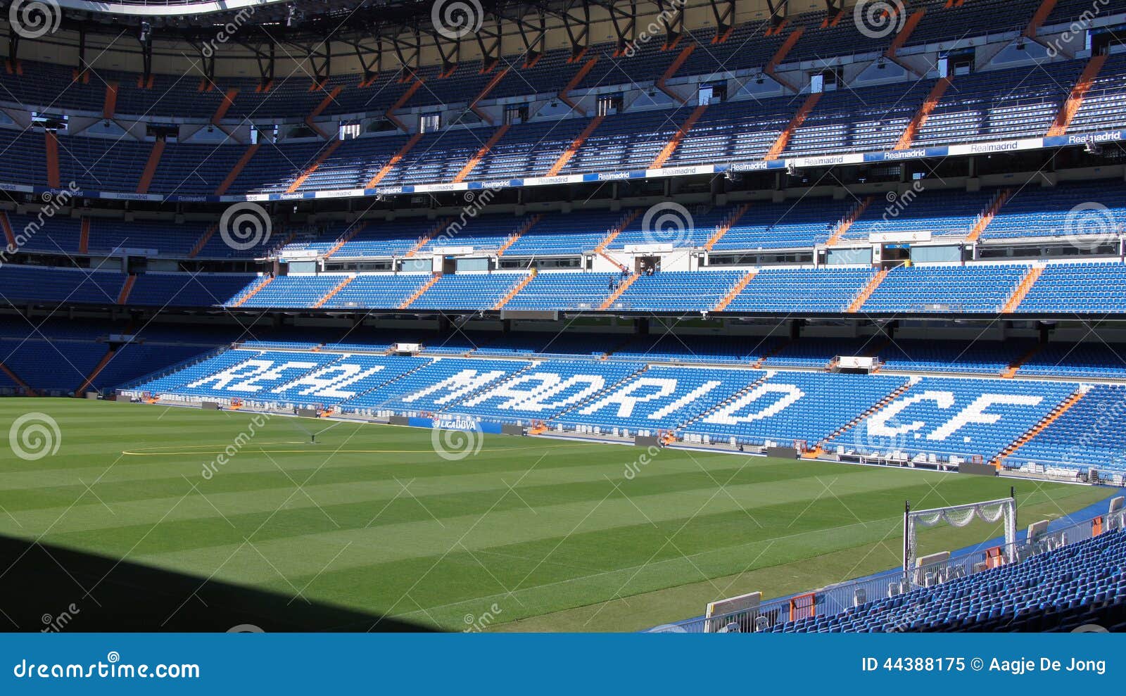 Het Stadion Van De Real Madridvoetbal In Spanje Redactionele