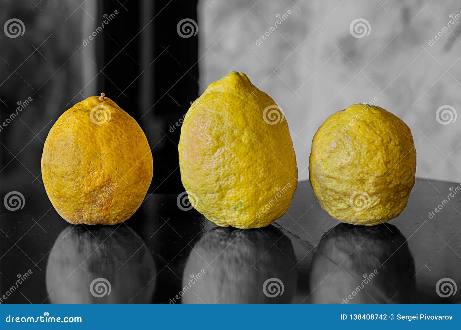 intern Ben depressief fout Het Zure Gele Van Het De Huid Traditionele Fruit Van De Citroen  Vastgestelde Natuurlijke Wilde Installatie Ongelijke Gerimpelde D Stock  Foto - Image of achtergrond, nagerecht: 138408742