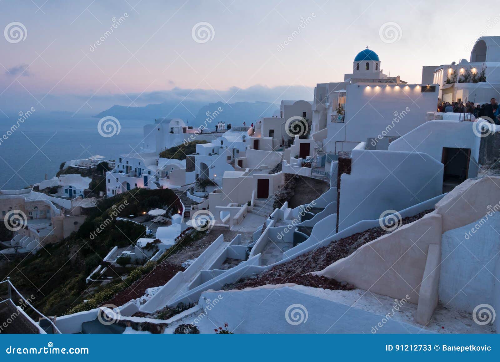 Heure Bleue Après Coucher Du Soleil Dramatique à Oia à Lîle