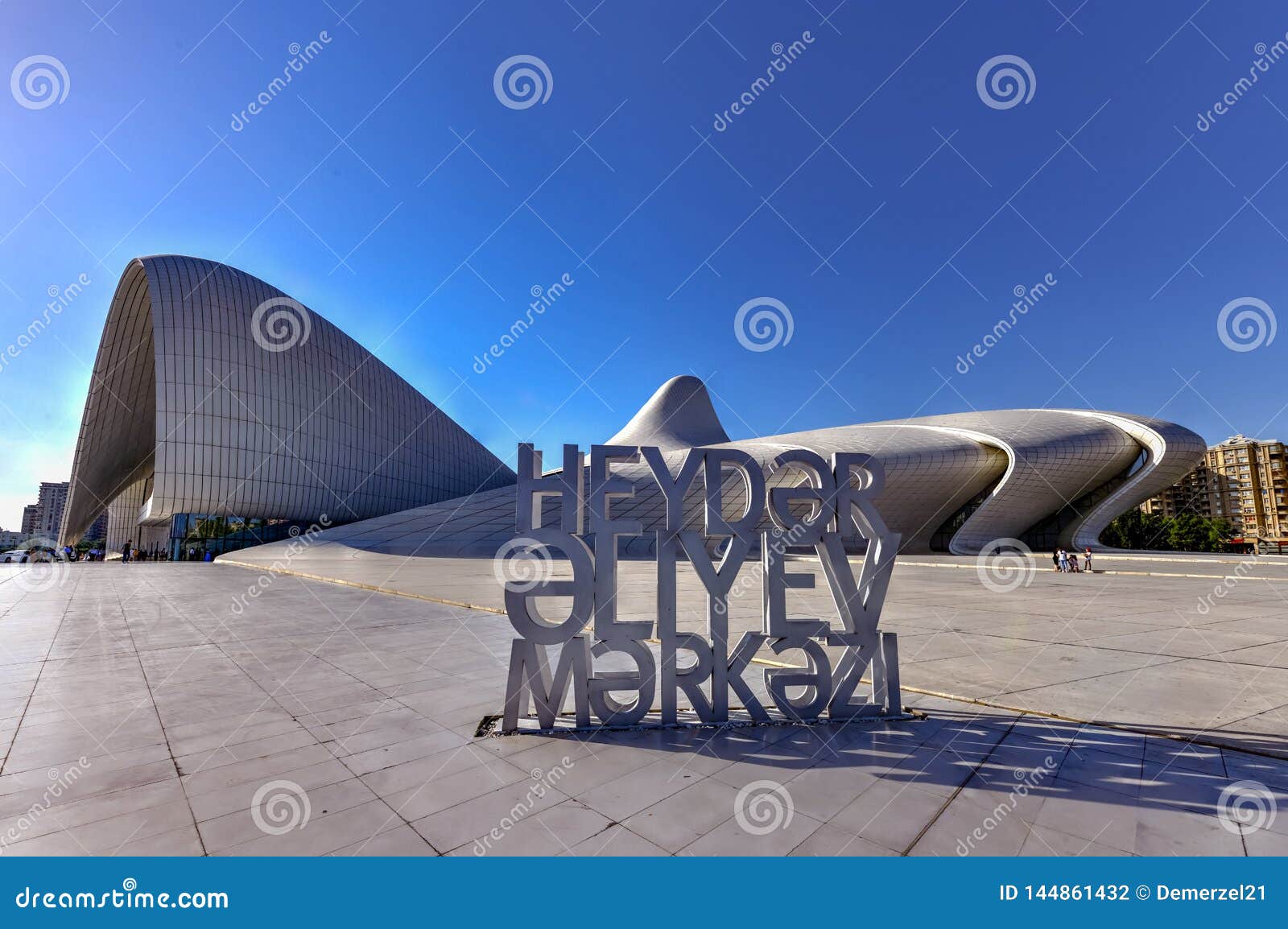 Heydar Aliyev Center - Baku, Azerbaijan Editorial Photography - Image ...