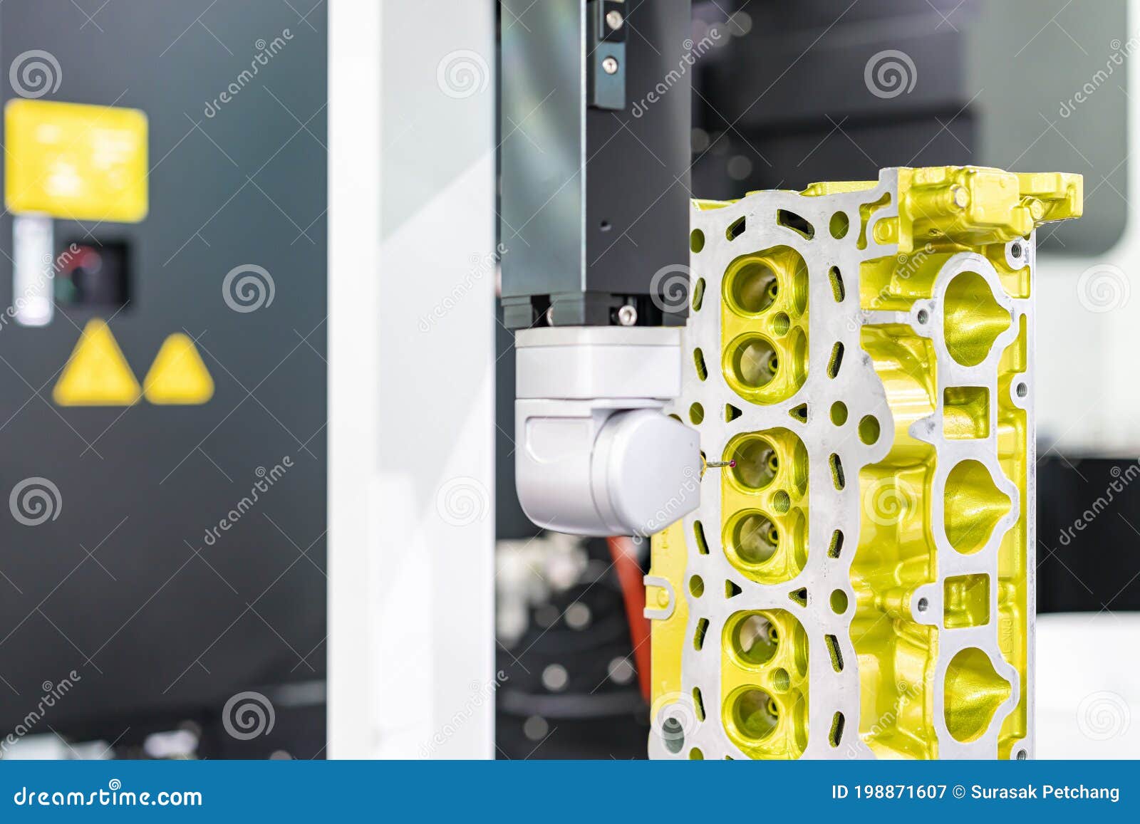 High Accuracy and Automatic Coordinate Measurement Machine CMM during