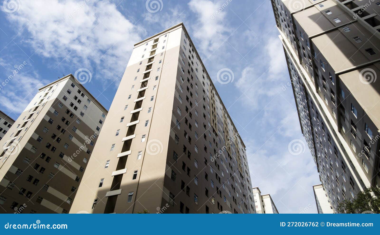 Picture of Russian drones hit apartment building in Dnipro, injuries reported - MSN