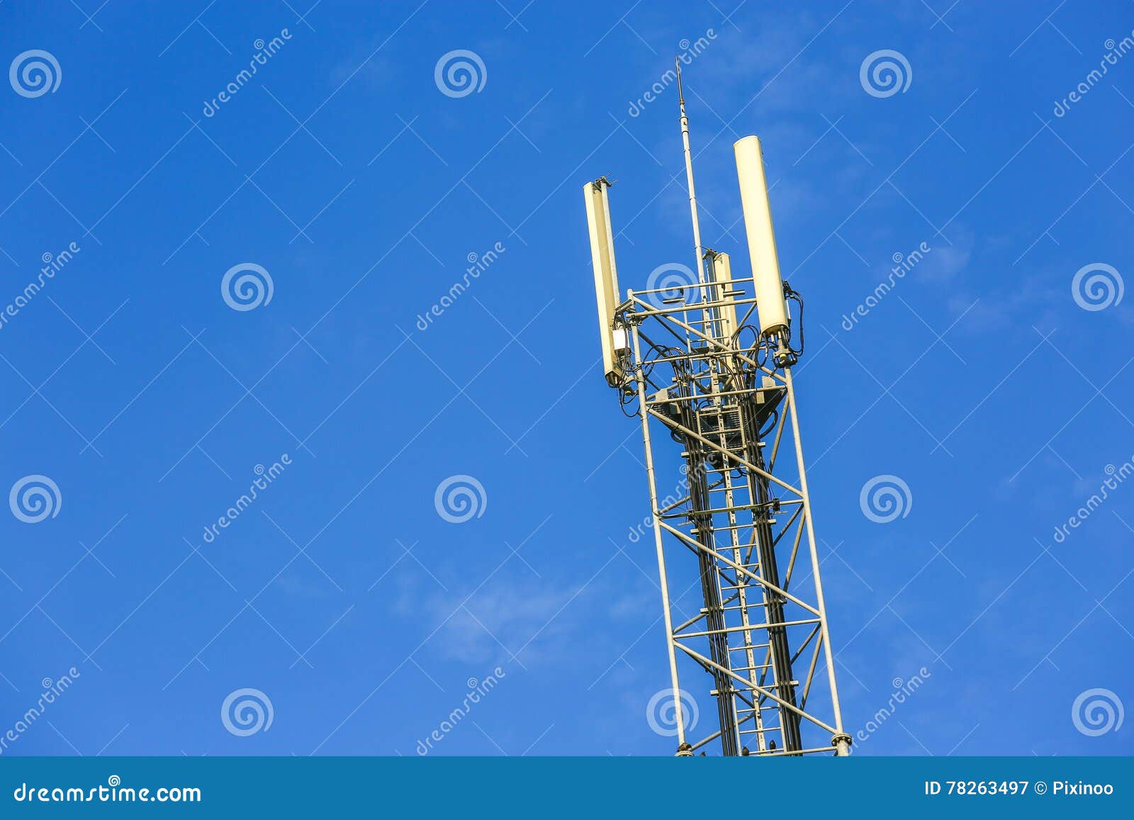 A High Network Antenna Outside Stock Image Image of