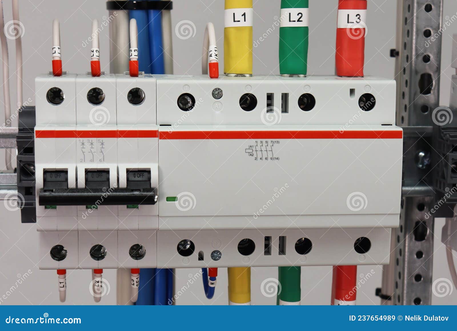 6 in, 2 out Automatic Component Switch