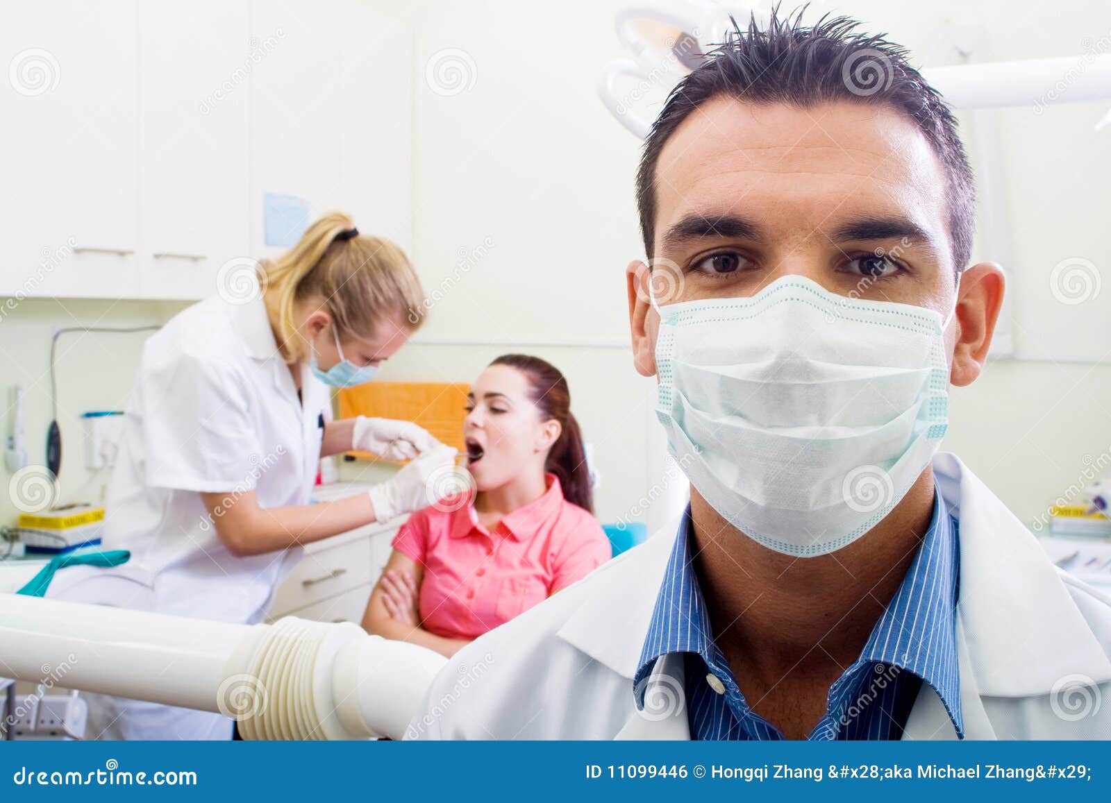 Higienista dental foto de archivo. Imagen de salud, limpieza - 11099446, image size:1600x1157