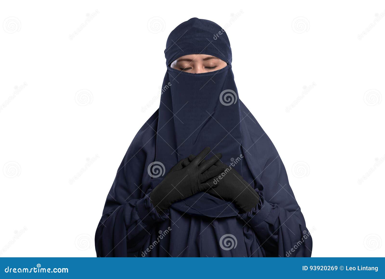 Hijab De Port Et Niqab  De Femme Musulmane Asiatique  