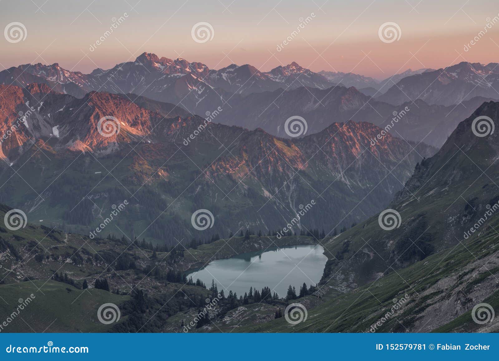 view over the seealpsee at the top of the nebelhorn