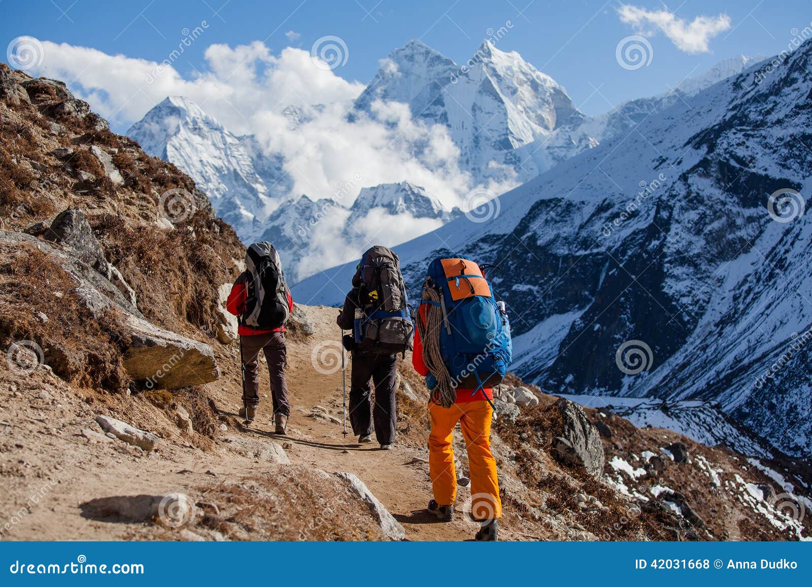 hiking himalaya