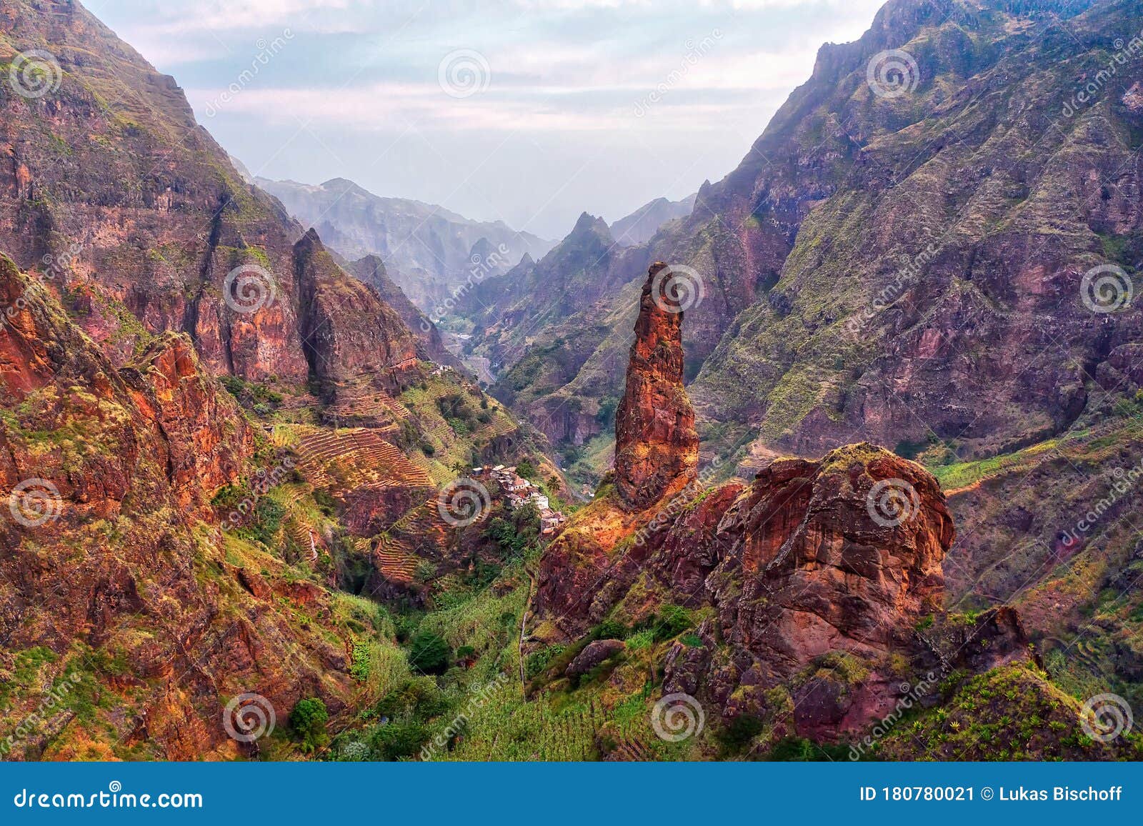 Gå ned thespian Skabelse Hiking Path in Santo Antao, Cape Verde Stock Image - Image of nature,  landscape: 180780021