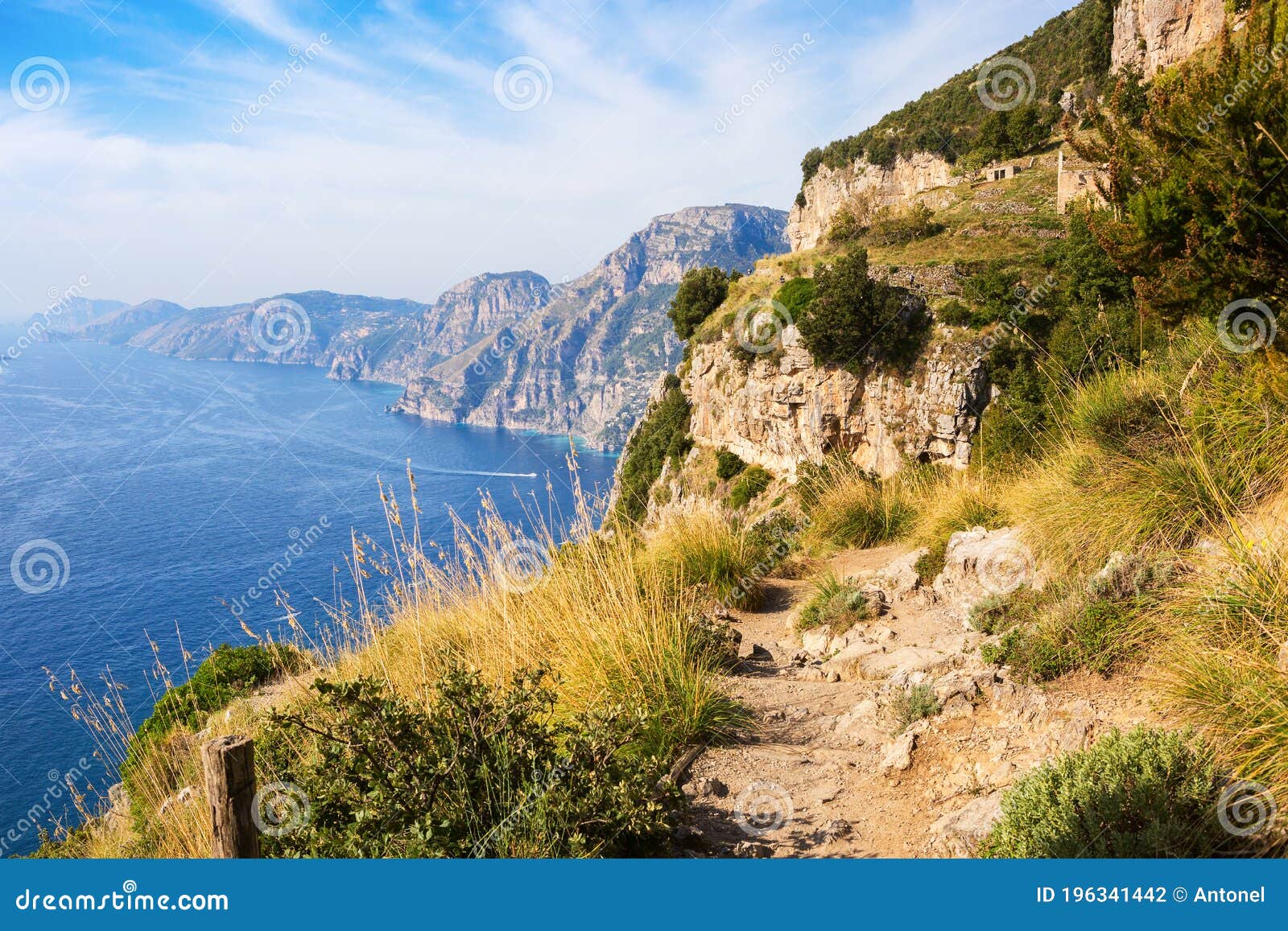 mandig Sved moden The Hiking Trail Sentiero Degli Dei Path of the Gods Along the Amalfi Coast  from Agerola To Nocelle, Province of Salerno, Ca Stock Photo - Image of  gods, mountain: 196341442