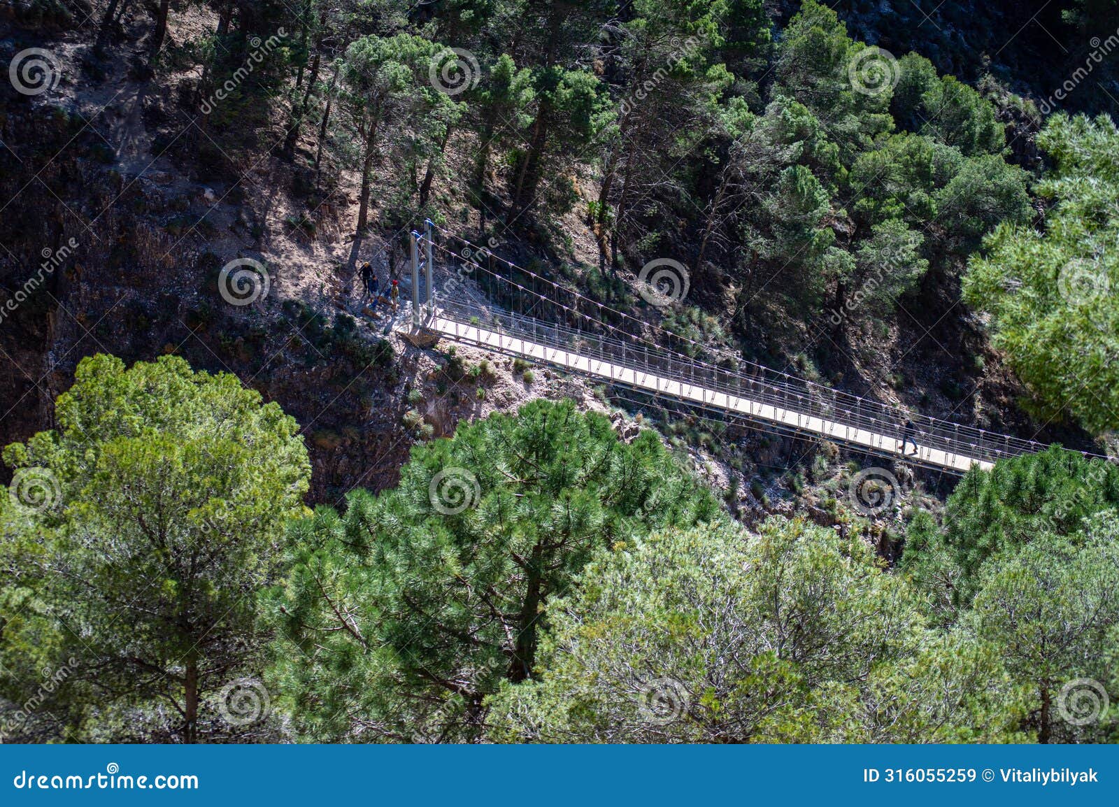 hiking trail to colgante bridge (puente colgante el saltillo) over almanchares river
