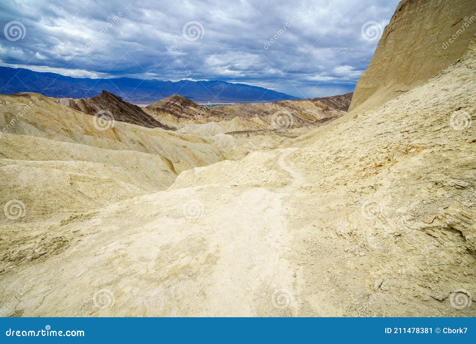 Hikink the Golden Canyon - Gower Gulch Circuit in Death Valley, California,  Usa Stock Image - Image of gower, blue: 211478381
