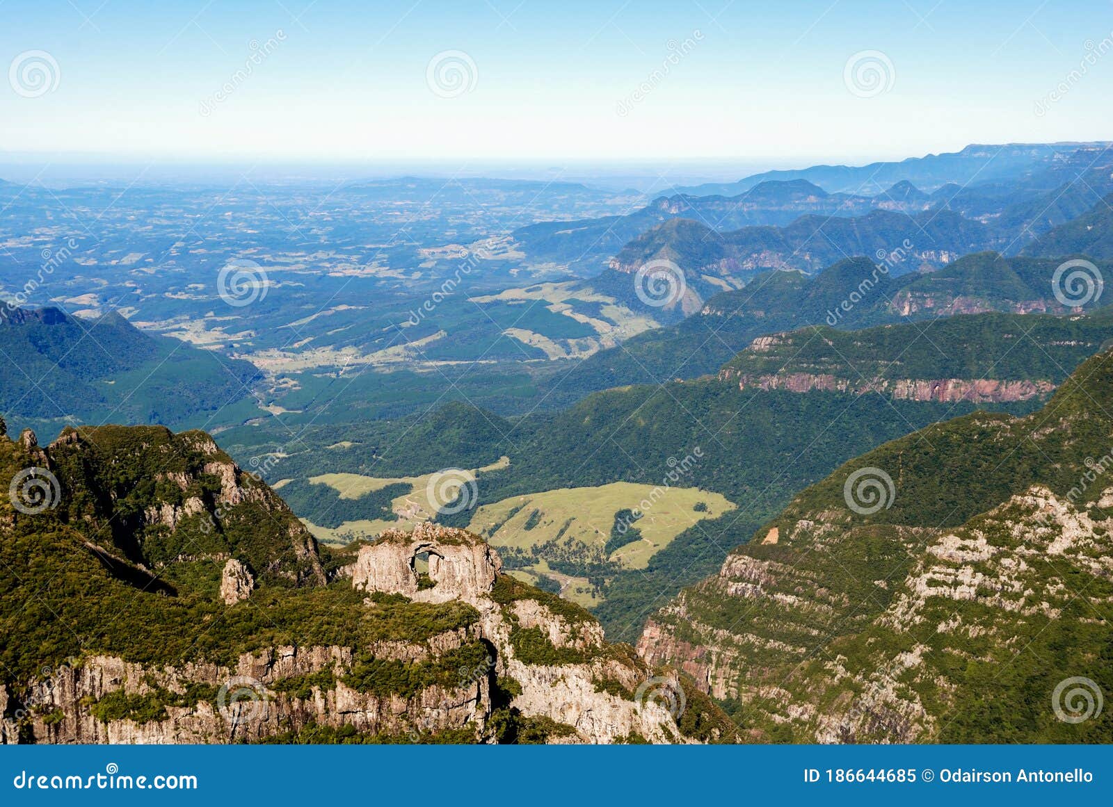 hill of the church, stone pierced natural monument, serra geral,