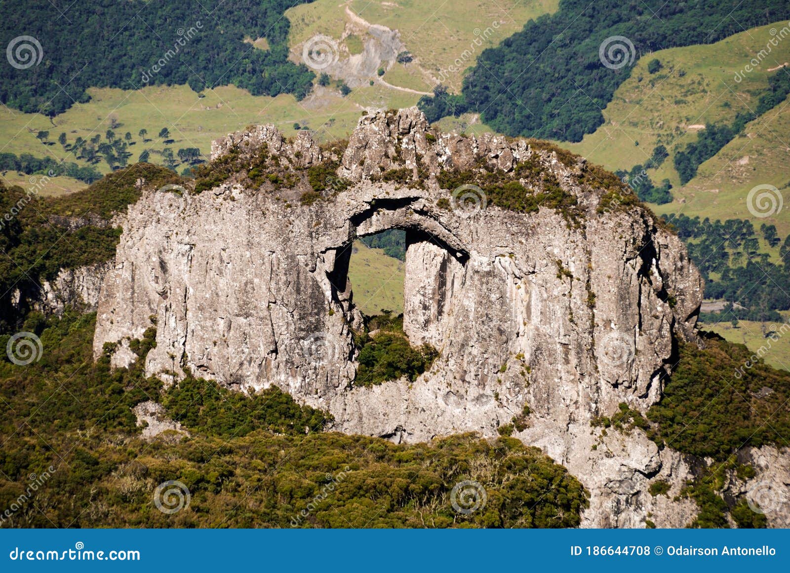 hill of the church, stone pierced natural monument, serra geral,