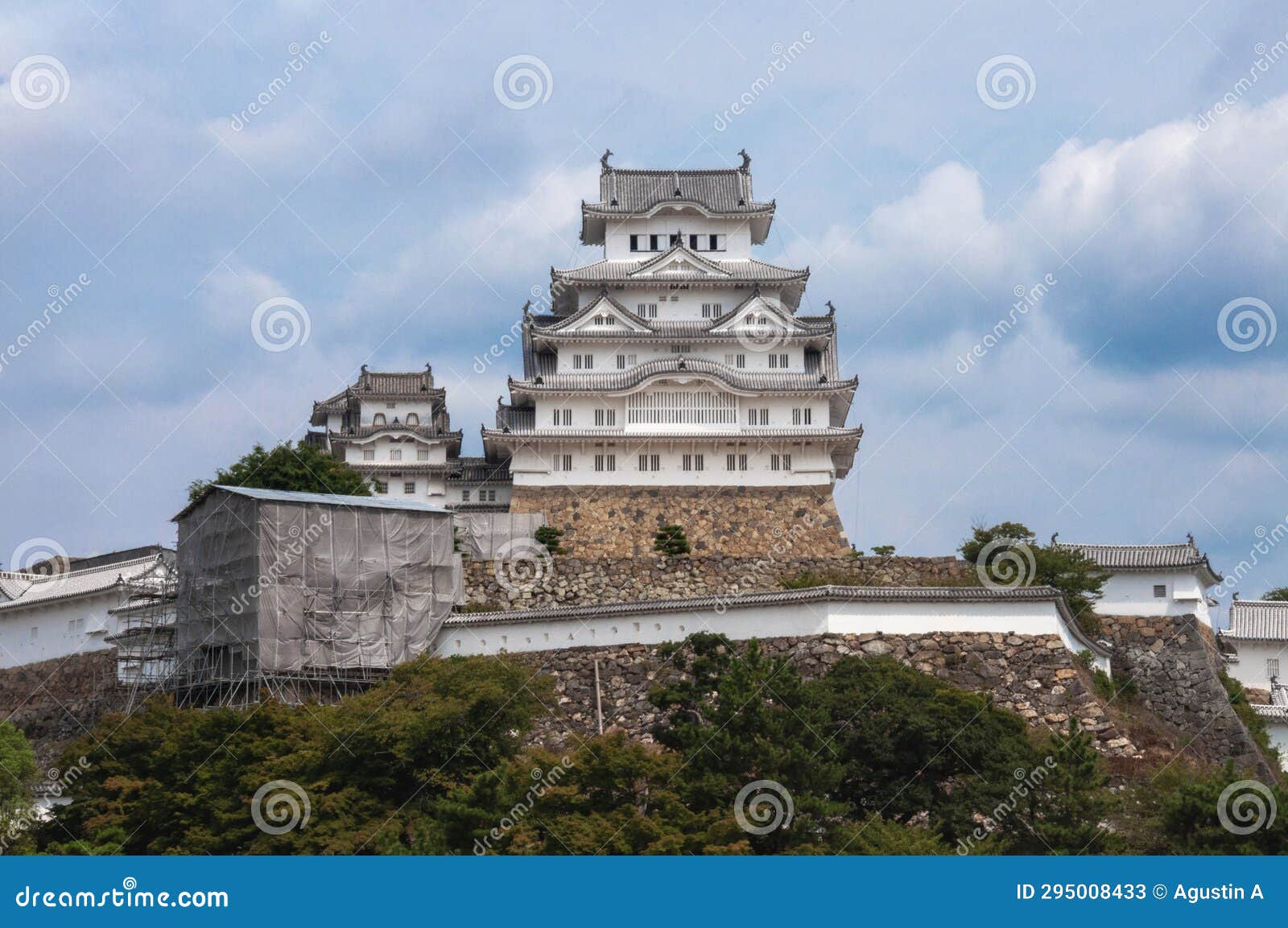 Himeji Castle front view stock image. Image of construction 295008433