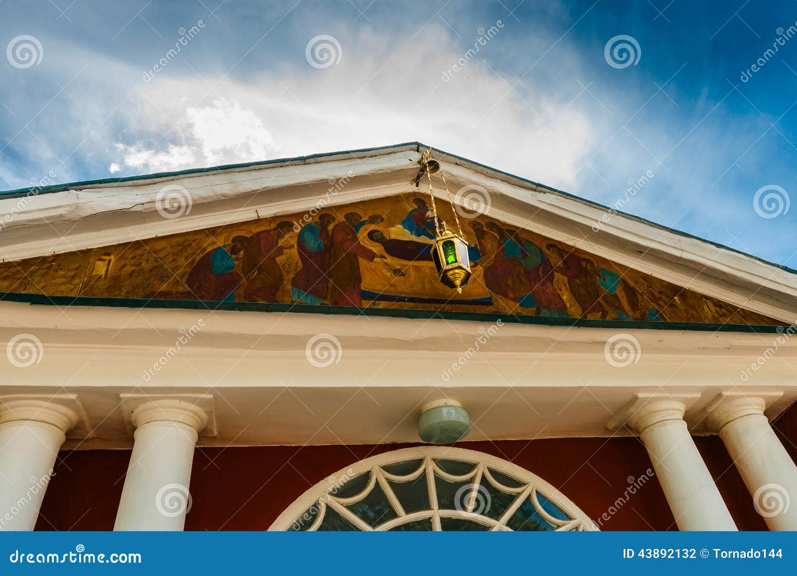 Himmlisches Licht über Annahme-Kirche. Novodevichy-Kloster von Moskau, Russland, am Sonntag, den 24. August 2014 Registriert im himmlischen Licht UNESCO-Weltkulturerbeliste über Annahme-Kirche