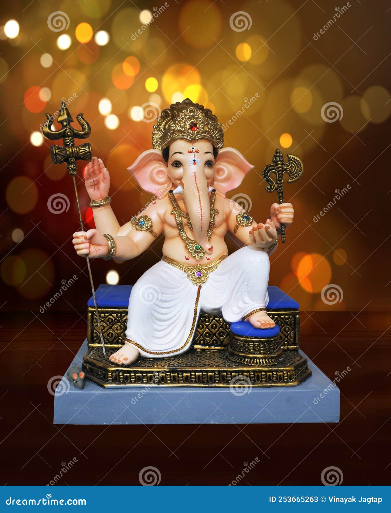 Hindu God Ganesha on Colourful Bokhe Background, Ganesha Idol. Ganesh ...