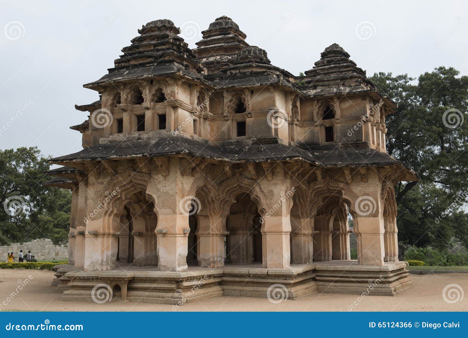 hindu temple, hampi, india