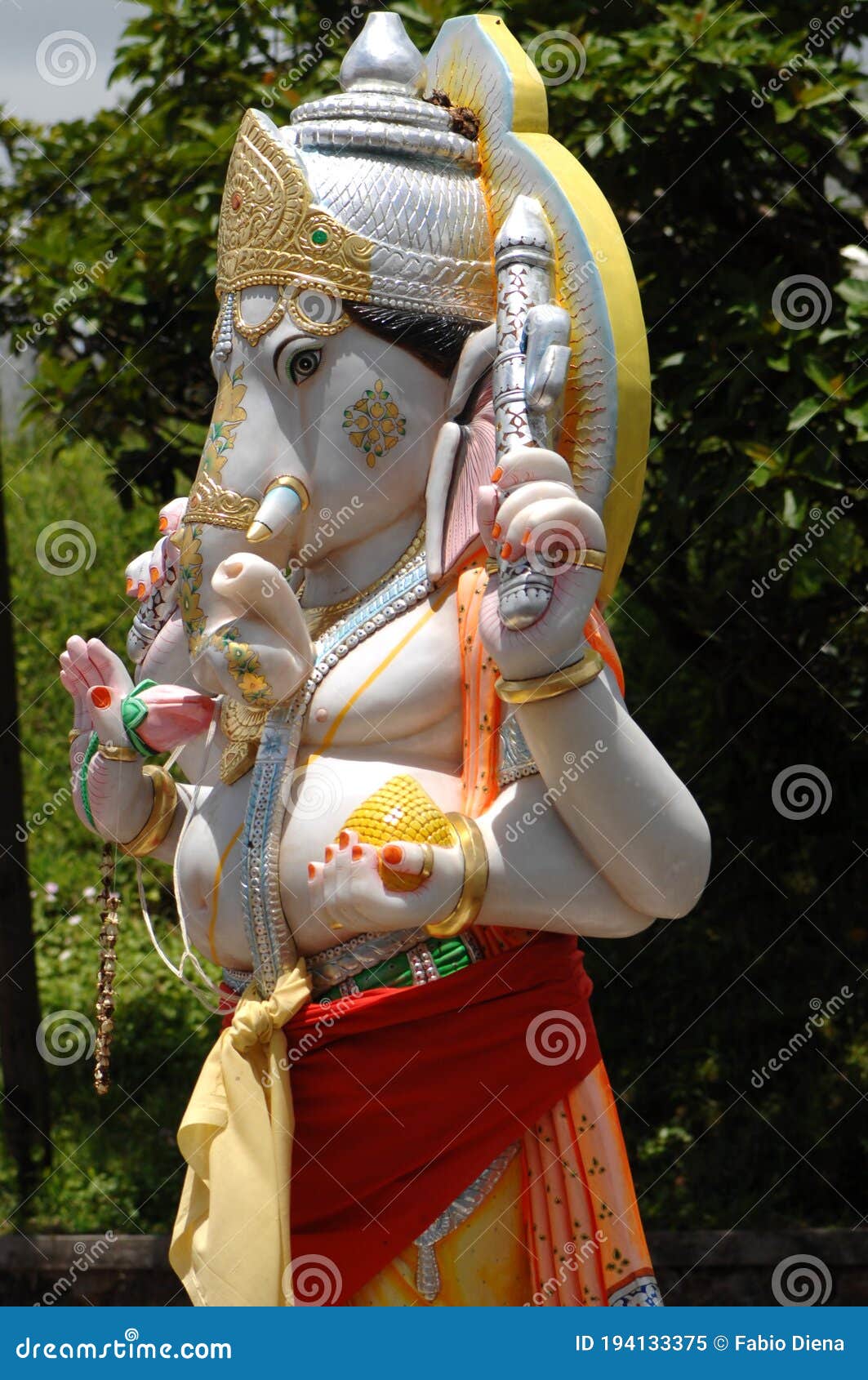 Hindu Temple, Sacred Grand Bassin Lake,Detail of the Statue of Ganesha ...