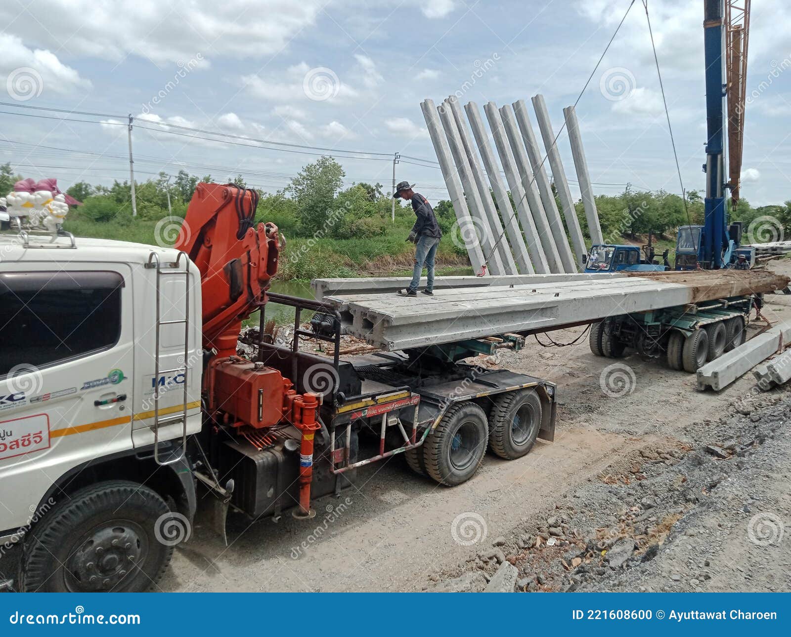 HINO FM1A CONCRETE PILE DOLLY Editorial Image Image of hino, concrete 221608600