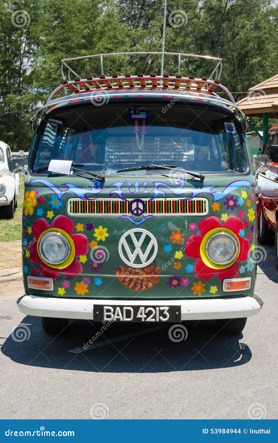 Hippie Volkswagen Kombi editorial stock image. Image of culture - 53984944
