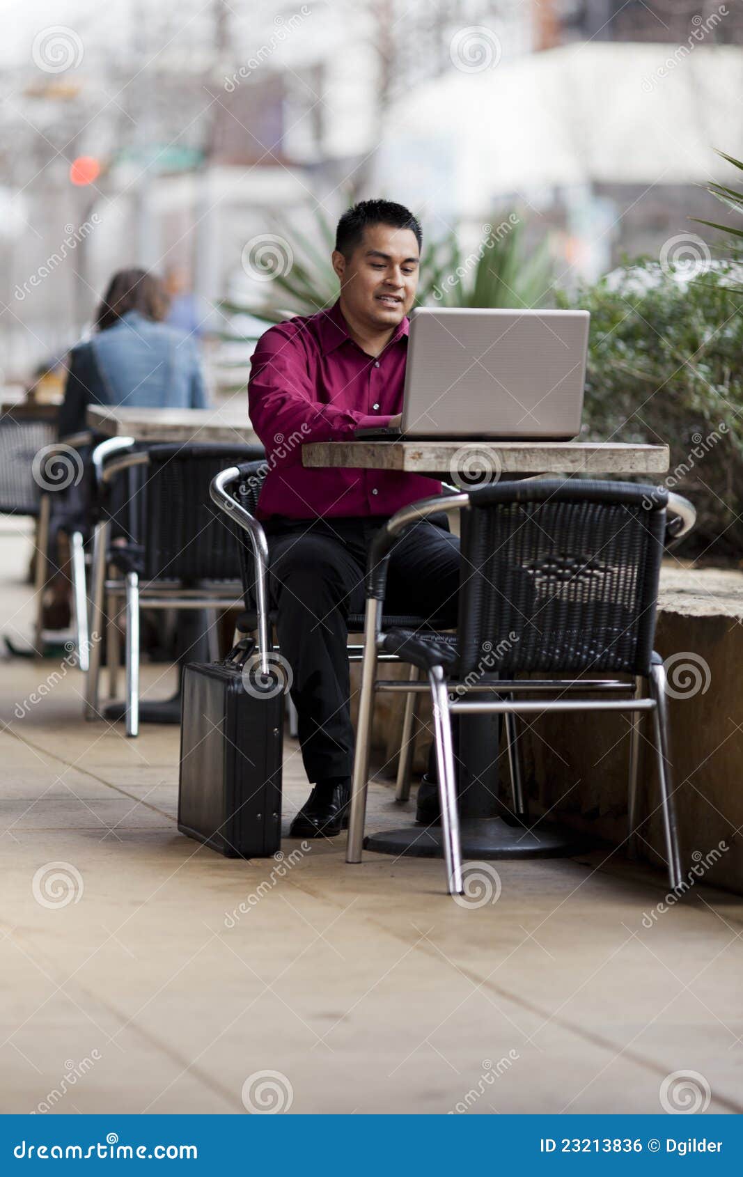 hispanic businessman - telecommuting internet cafe