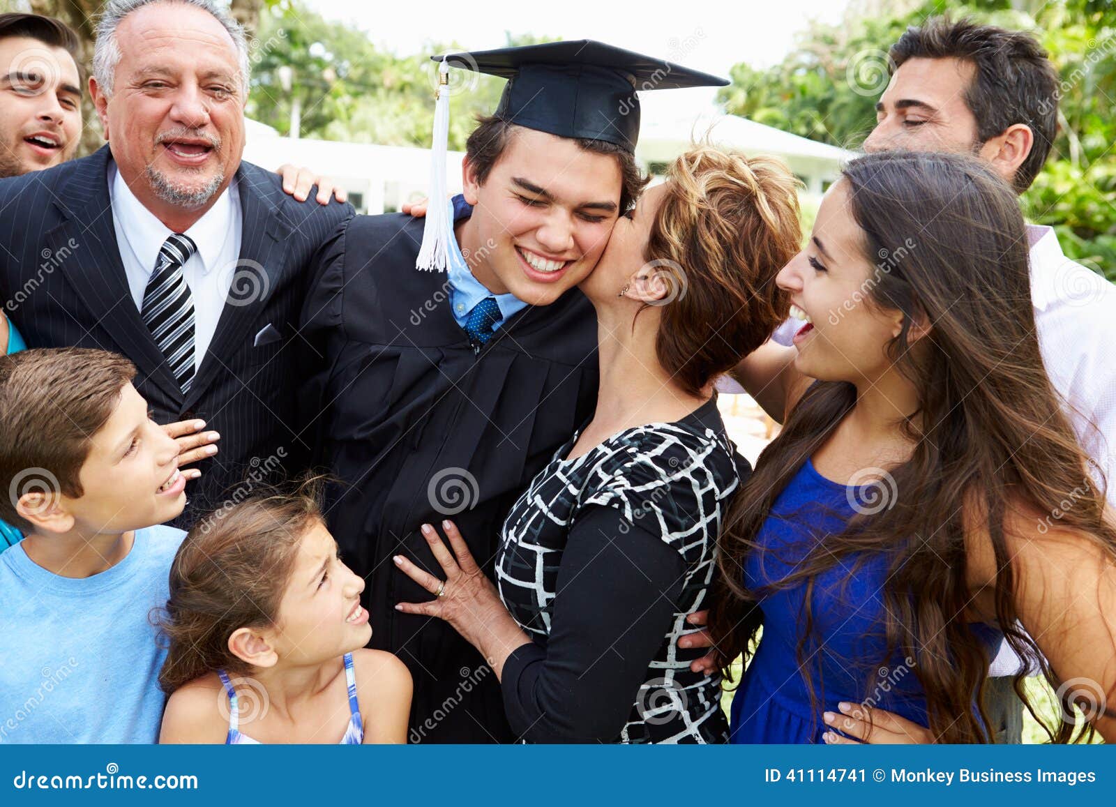 Cal Poly Pomona College Graduation and Family Portrait Session - Amy  Flammang Photography