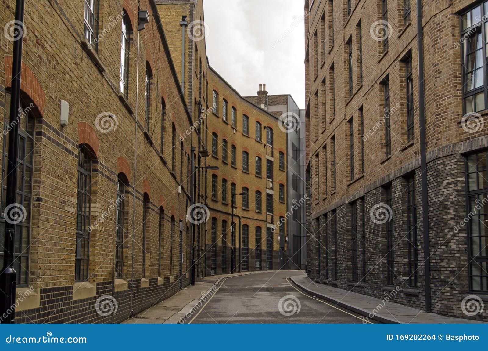 historic street, southwark, london