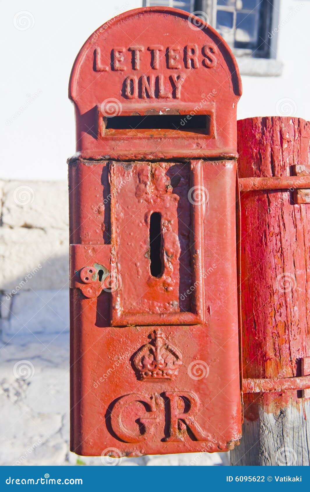 Historical Mailbox with Royal Crest of King Stock Photo Image of royal, britain 6095622