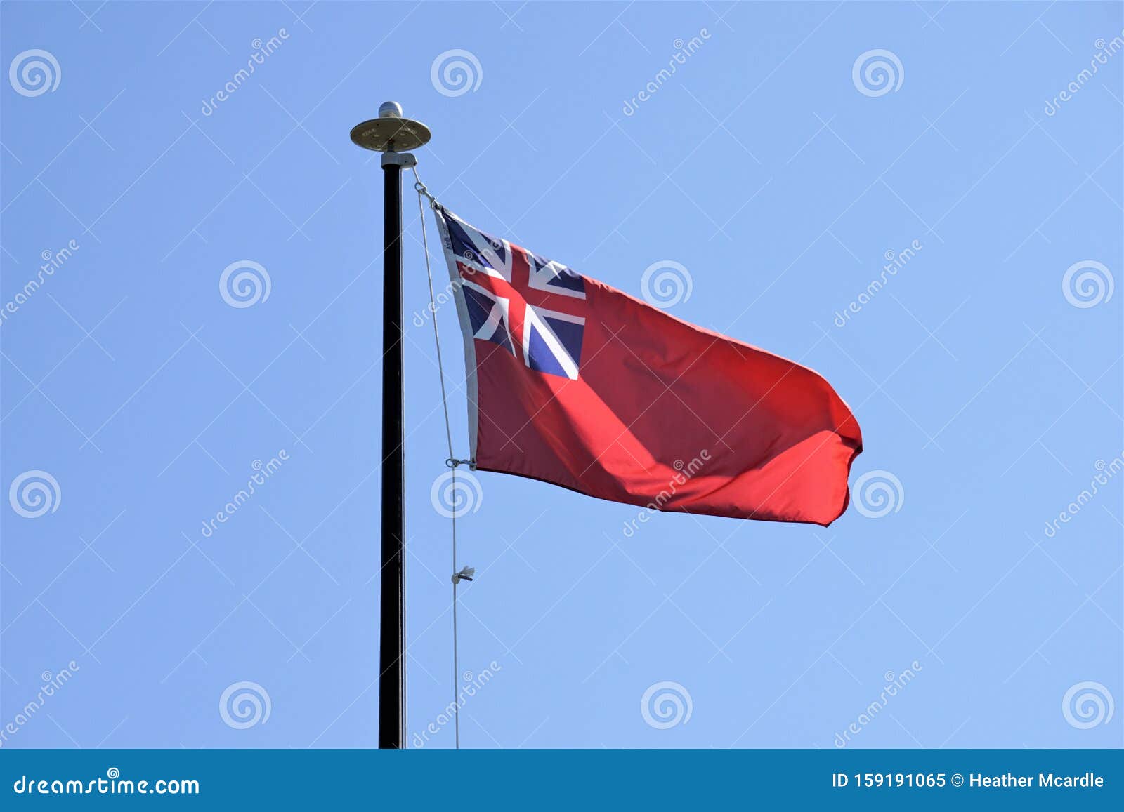 Historical Red Duster Ensign Flag - Hình ảnh lá cờ Historical Red Duster Ensign Flag đã từng gây sóng gió trong quá khứ sẽ khiến bạn hiểu rõ hơn về lịch sử đất nước. Hãy cùng tìm hiểu về những tính năng và ý nghĩa của chiếc cờ này thông qua hình ảnh chân thực và sắc nét.