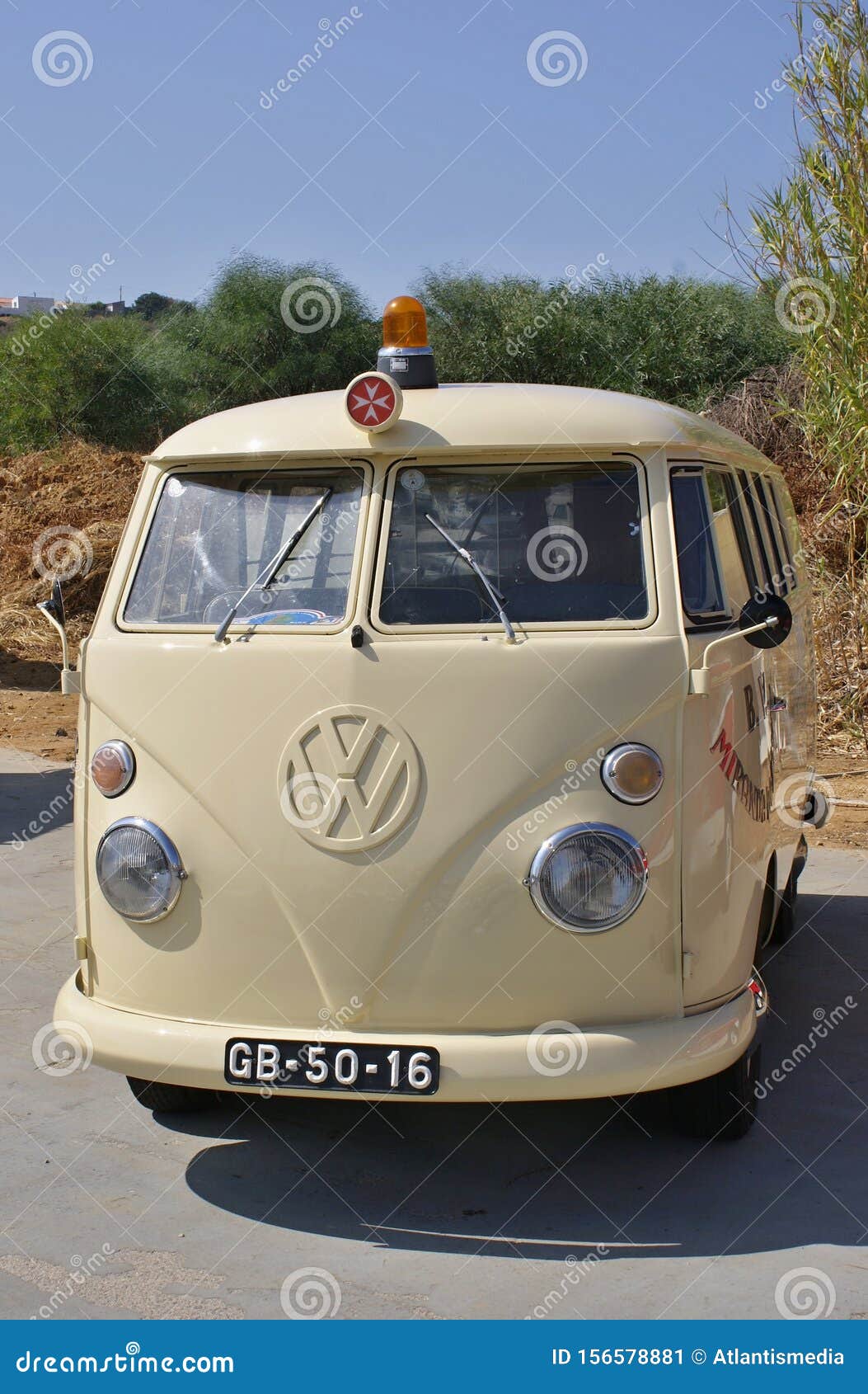 Historisch Volkswagen Bus T1 Ambulance Redactionele Foto - Image of verf,  volkswagen: 156578881