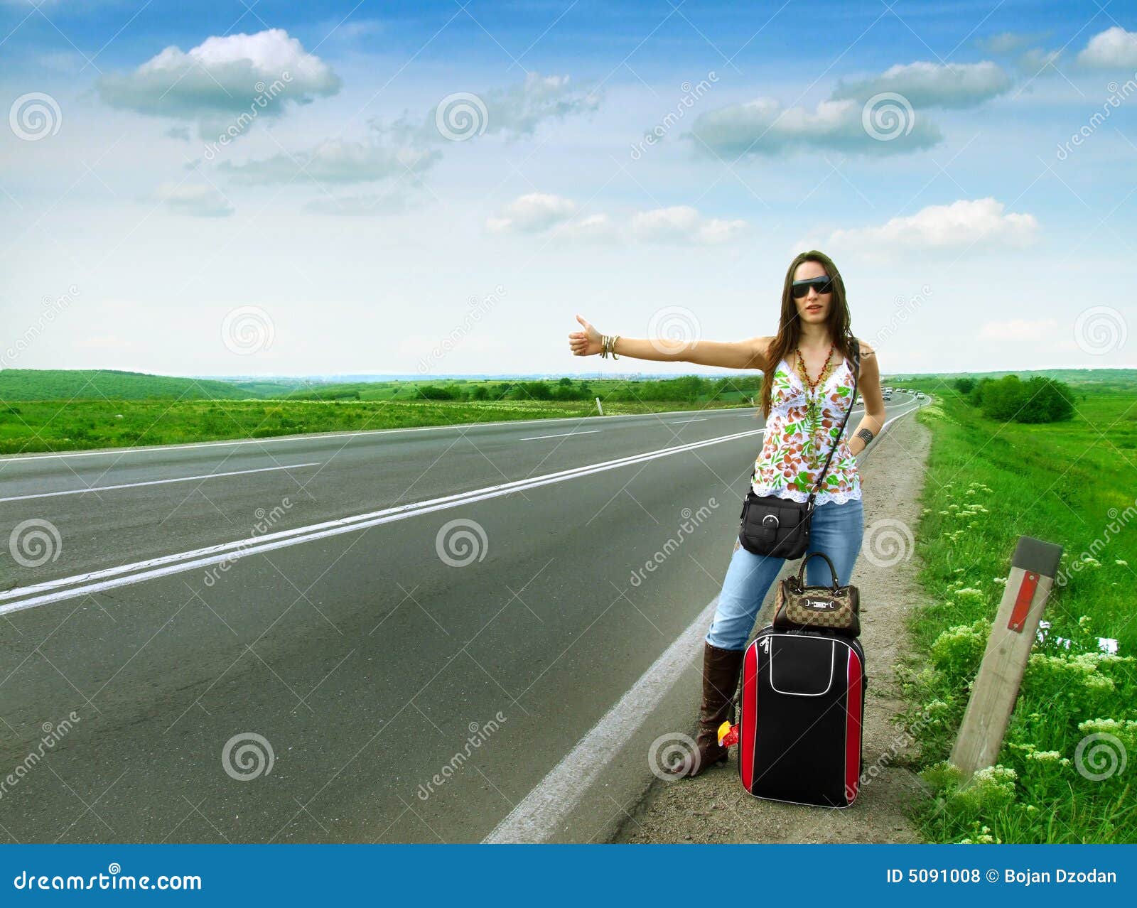 Hitchhiker fêmea foto de stock. Imagem de carrinho, caminhada 5091008