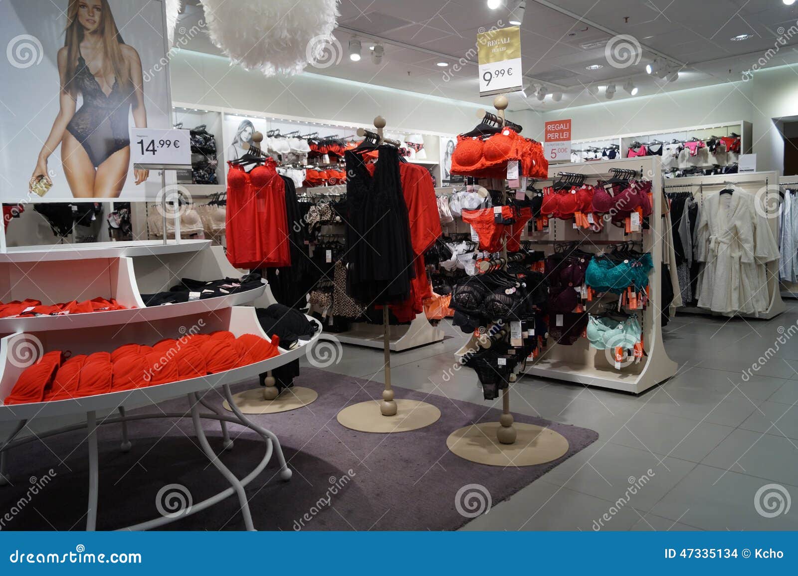 HM underwear shop editorial stock image. Image of luxury - 47335134