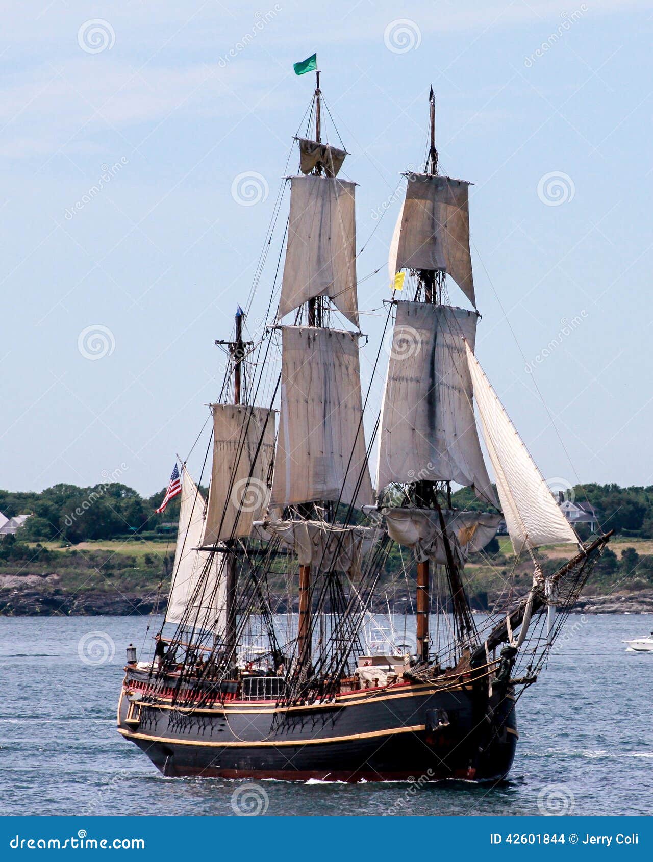 HMS Bounty in Newport Parade of Sail. Editorial Stock Image Image of