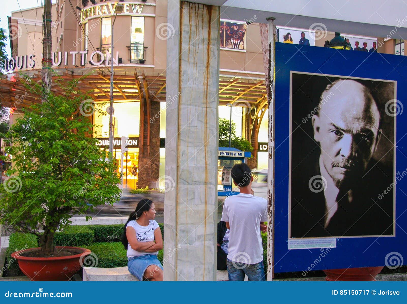 Ho Chi Minh City - Lenin and Louis Vuitton Editorial Photography - Image of  storefront, consumption: 85150717