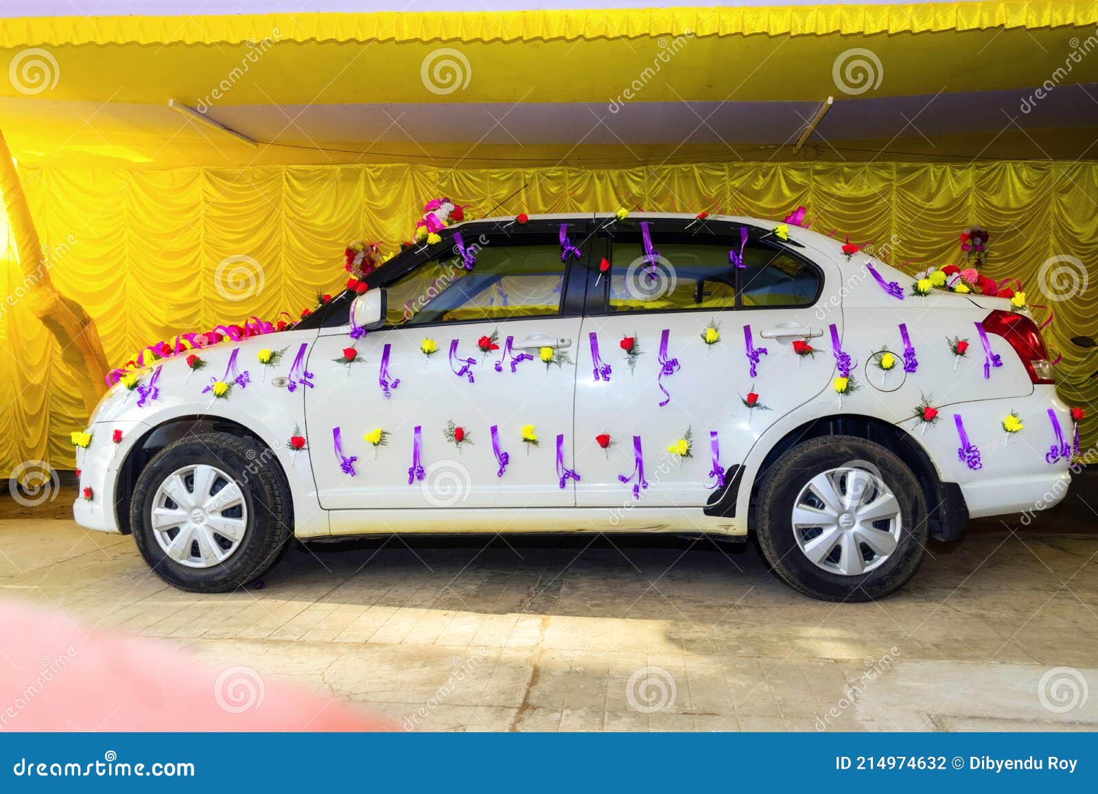 Hochzeit Auto Dekoration Für Bräutigam in Indien Redaktionelles  Stockfotografie - Bild von laub, fahrzeug: 214974632