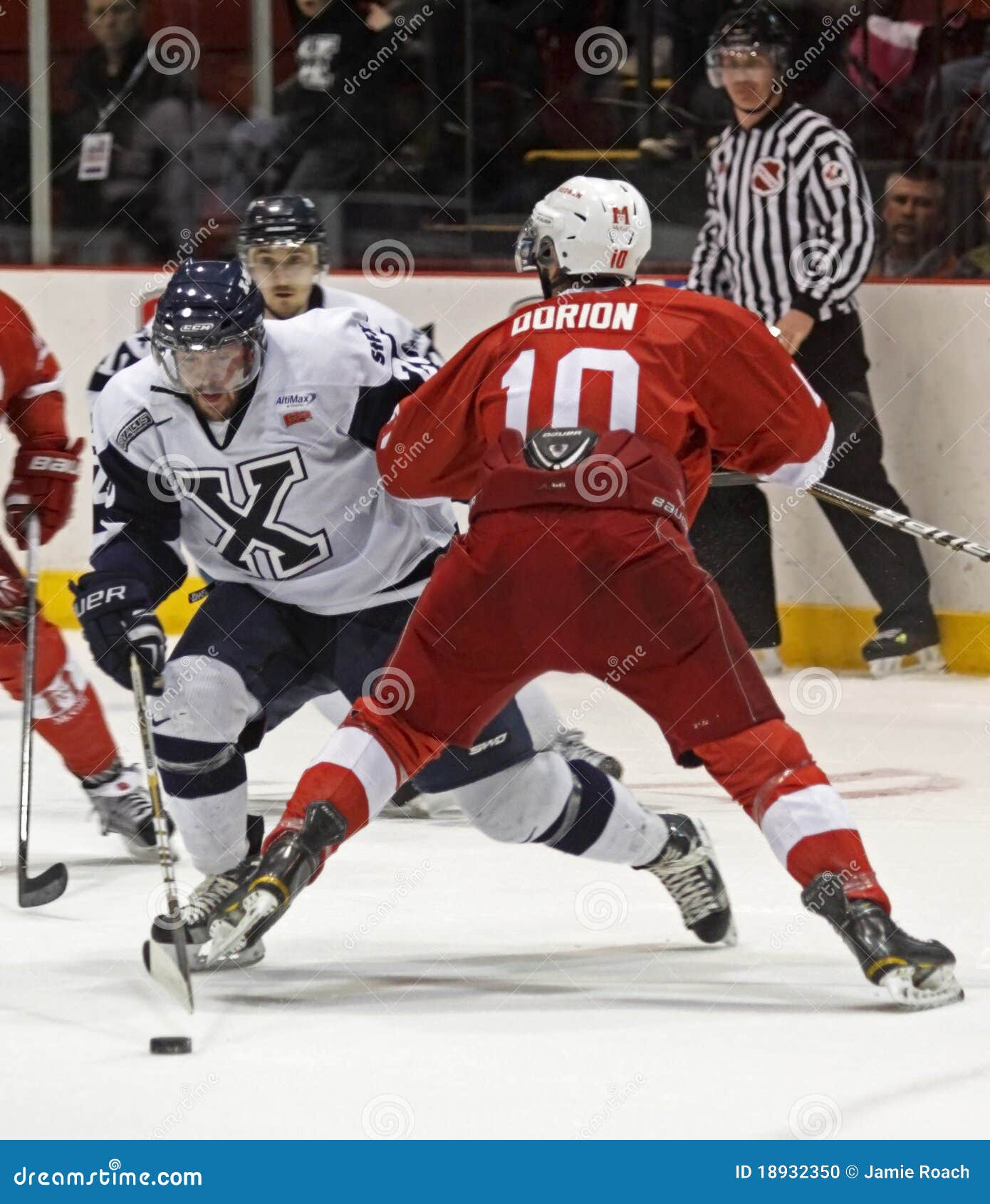 Hockey skate around editorial image. Image of player 18932350