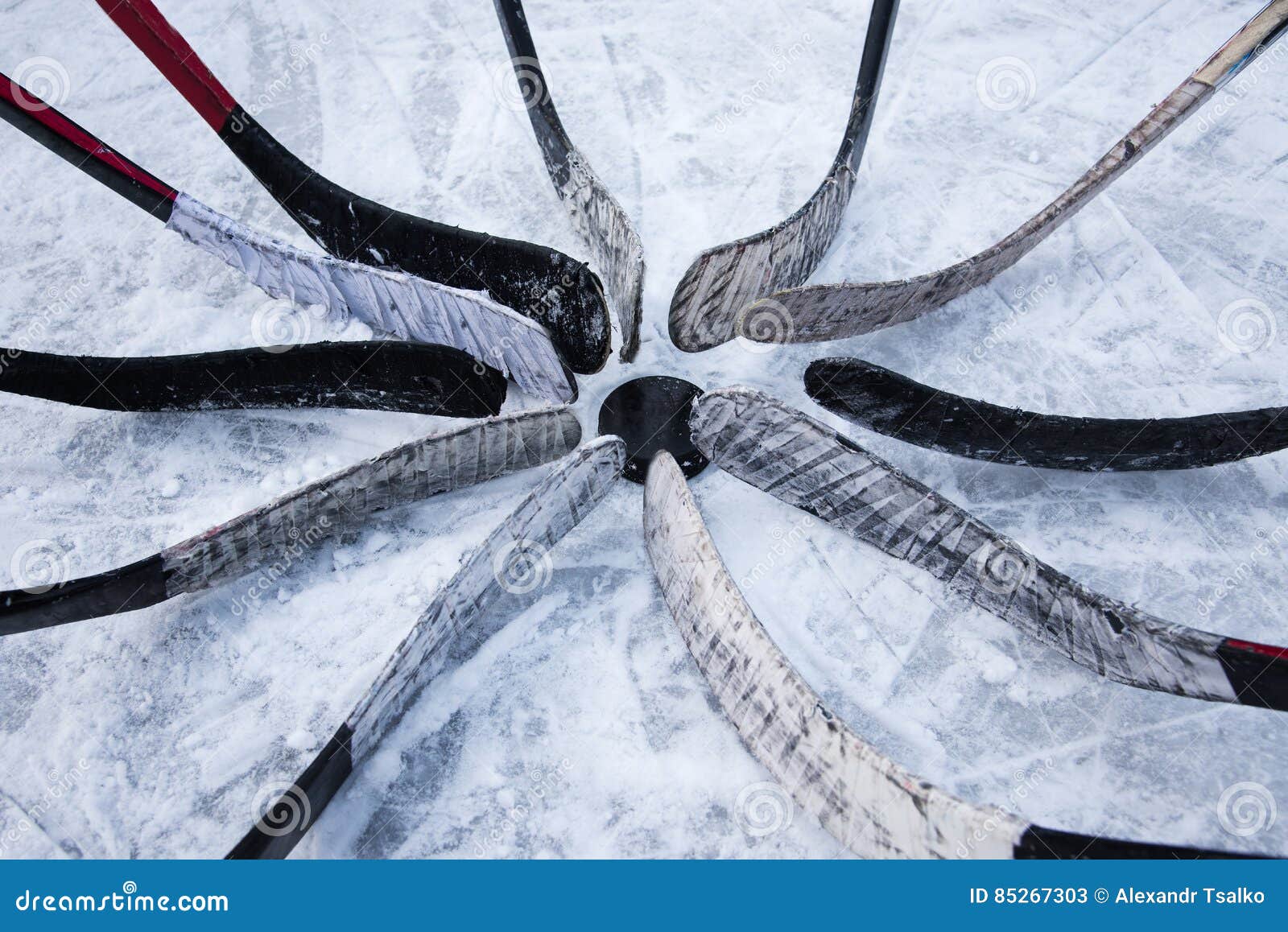 Hockey Team Put Putter Around the Washer Stock Image Image of game