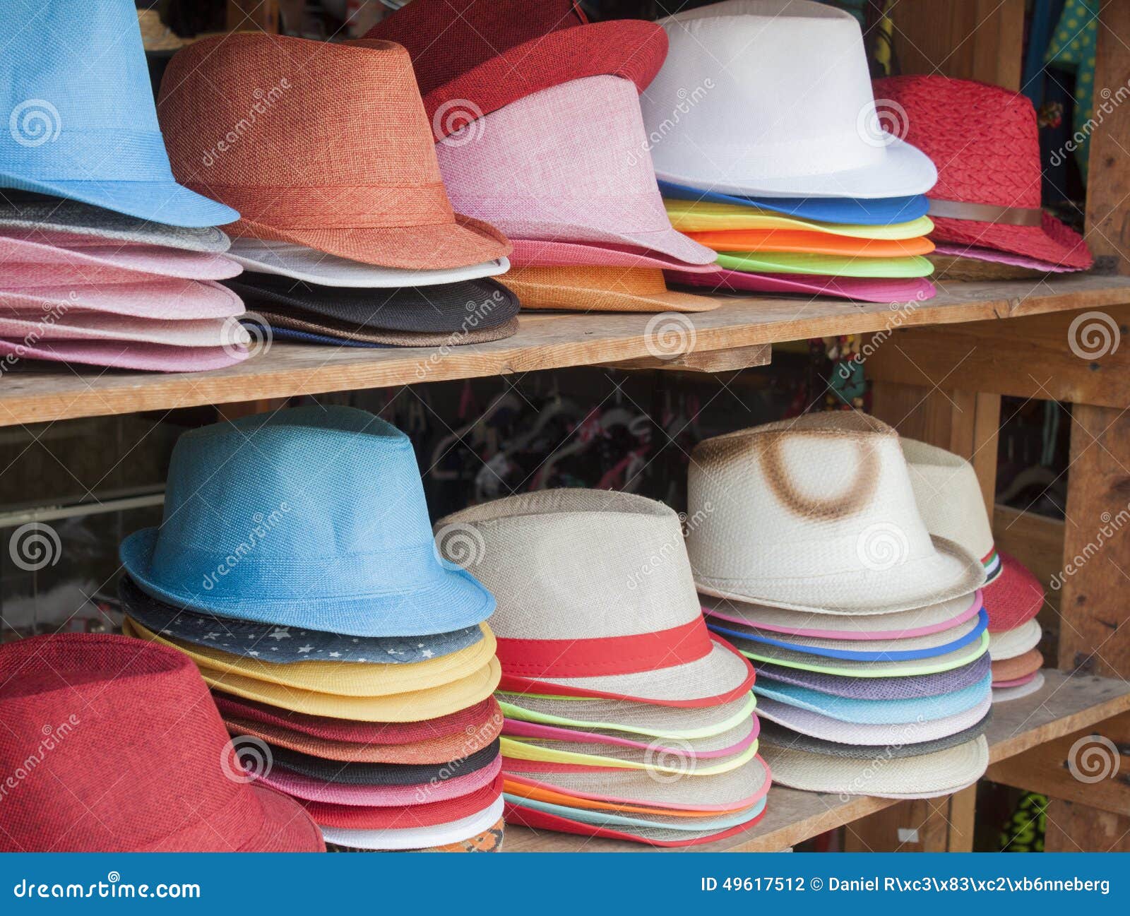 Hoedenwinkel stock foto. Image of markt, vitrine - 49617512